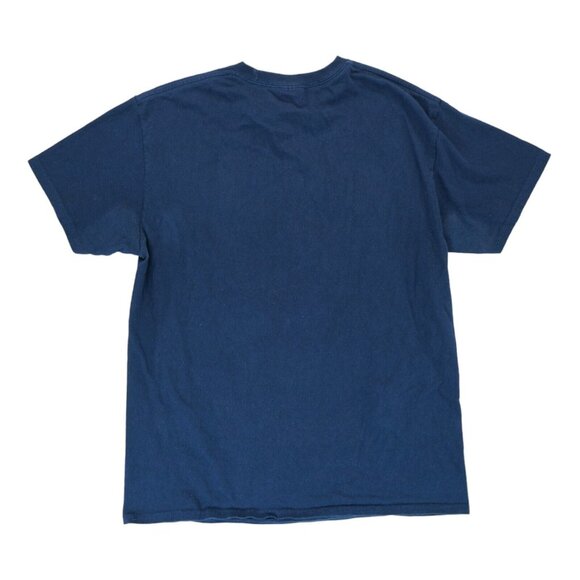 VINTAGE DC BATMAN "THE JOKER'S BACK IN TOWN!" SHIRT SZ M DARK BLUE CHEST IS 19" - Picture 2 of 2